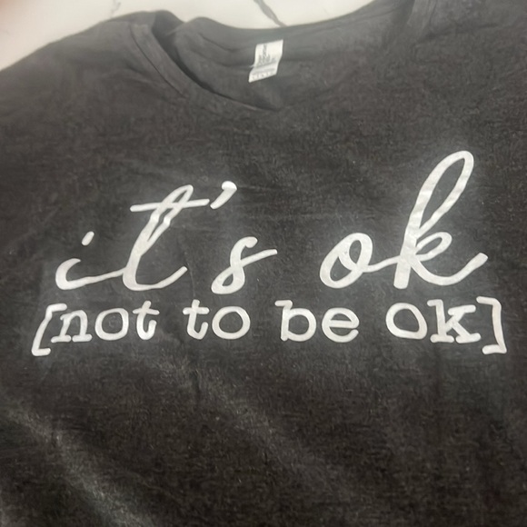 New District Very Important Tee “it’s ok not to be ok” t-shirt size Large - Picture 3 of 3